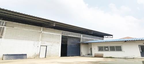 รถหกล้อถอยเข้า ตัวโกดังได้ พร้อมพื้นที่ จอดรถด้านนอก 6-8 คัน ประหยัด เวลาและค่าเดินทางให้ทั้งคุณ พนักงานและลูกค้า กับโกดังให้เช่า 600 ตารางเมตร เพชรเกษม ซอย 1 นครปฐม - KK2966R